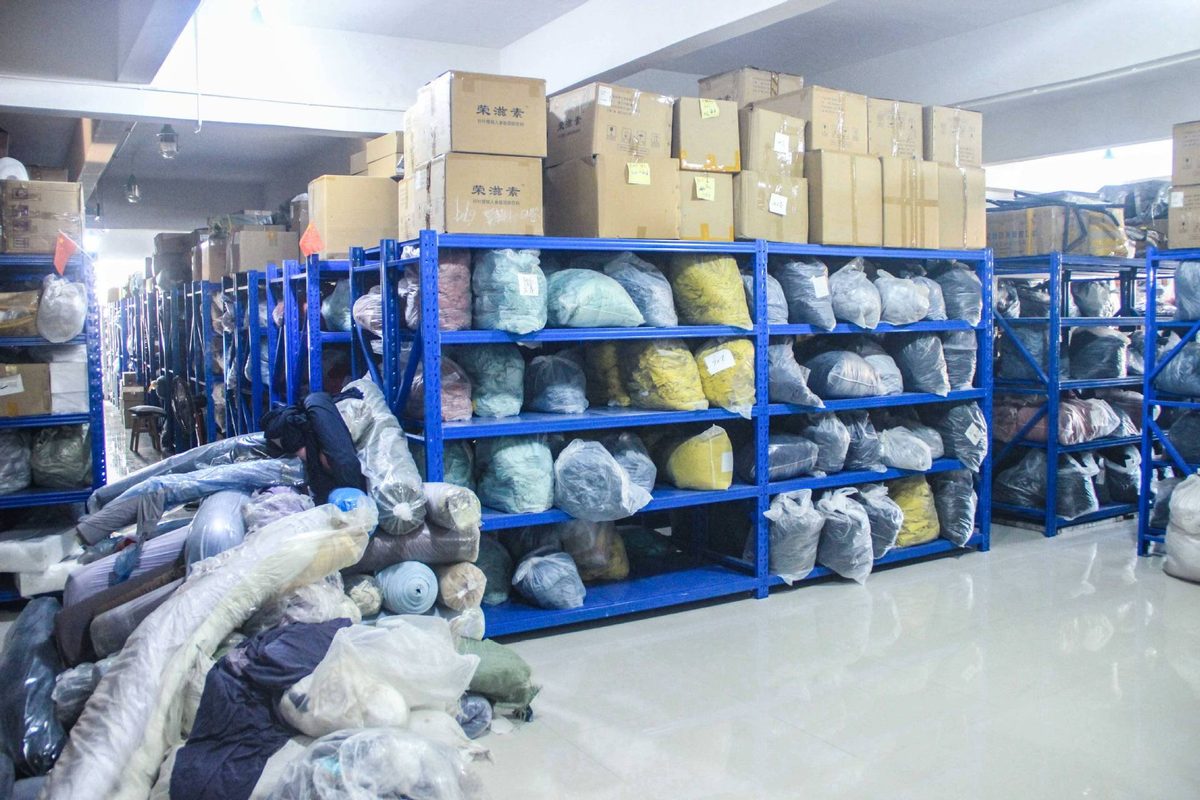 艺丰服饰面料仓与成品仓
